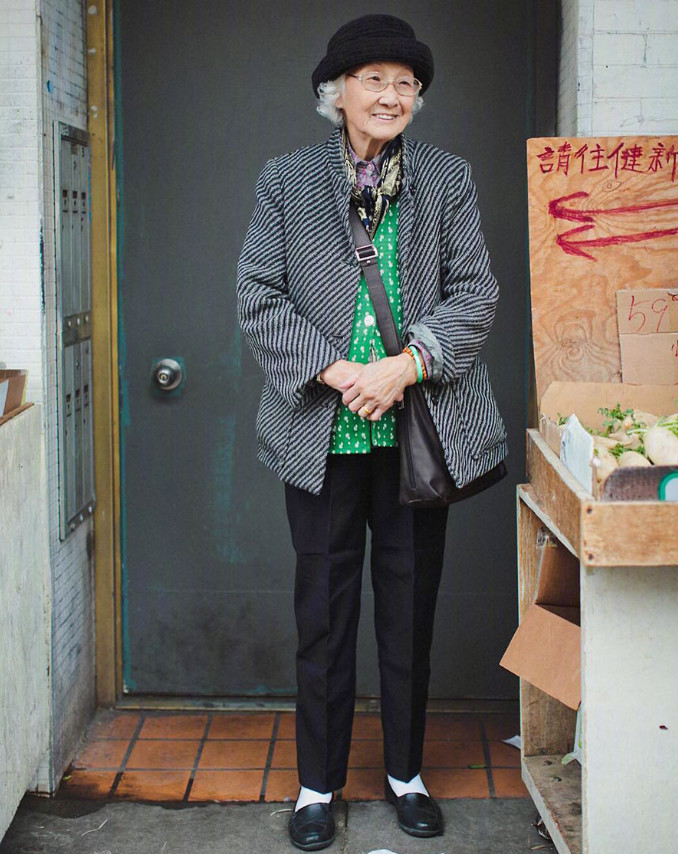 上海6,70岁阿婆逐渐"日本化"?穿衣打扮优雅大方,精致又高级