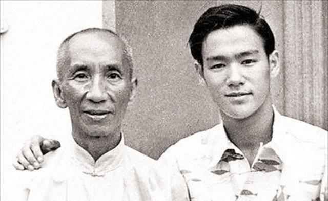 叶问曾断言爱徒李小龙短命,从走路姿势就能看出,没想到一语成谶