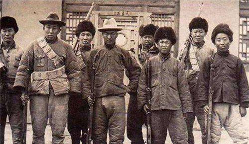 民国的土匪旧照:女匪首驼龙确实漂亮,图6被捕前杀害了1.2万人