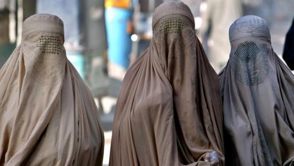 5分钟了解阿富汗女性生存状况出门必须戴头巾
