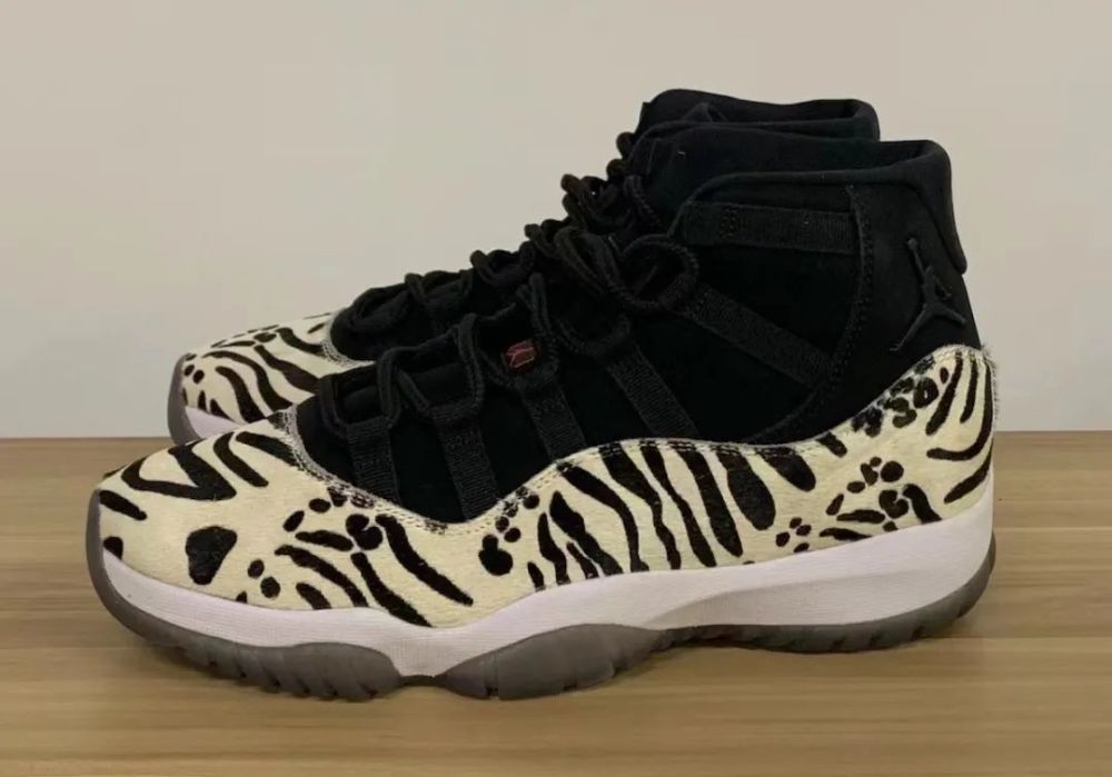 白斑马配色?全新狂野风 aj11 实物首次曝光!