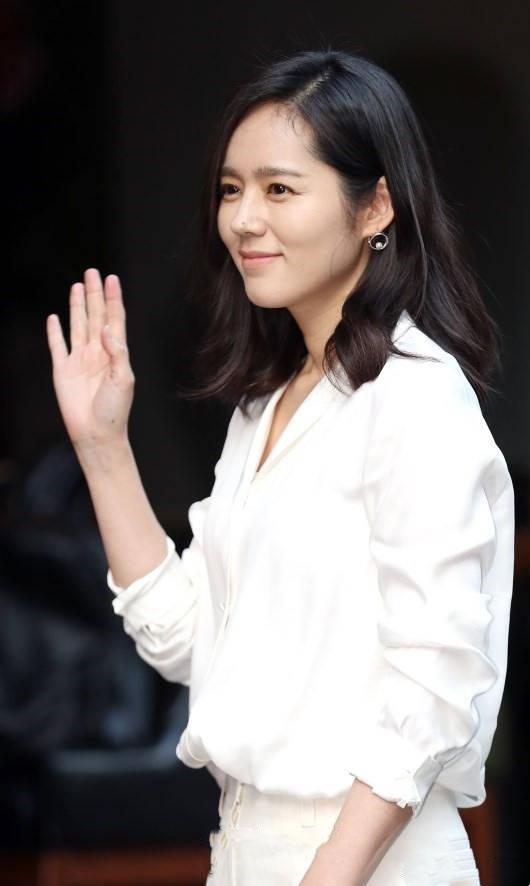 韩国第一美女韩佳人超美壁纸,鼻子上的痣赏心悦目