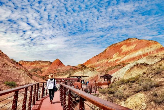 美图欣赏摄影家镜头下的兰州水墨丹霞旅游景区