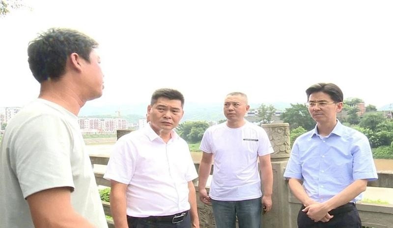 张锡恒调研庆符镇雨污混流应急处置工程