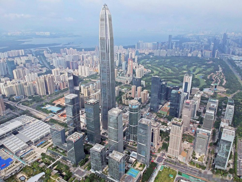 深圳"平安大厦"将近600米,位置优越设计出众,却有点"美中不足"