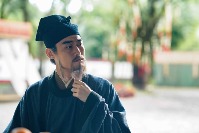 孤鸿铩羽悲鸣镝,万马齐喑叫一声.