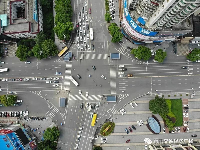 衡阳城区这个重要路口增设了借道左转