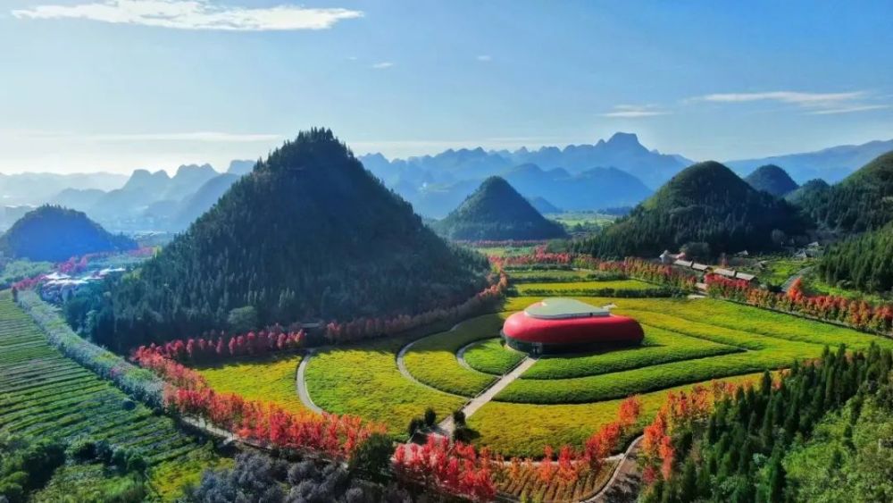 贵州醇景区位于贵州黔西南州兴义市,是国家aaaa级旅游景区,景区拥有
