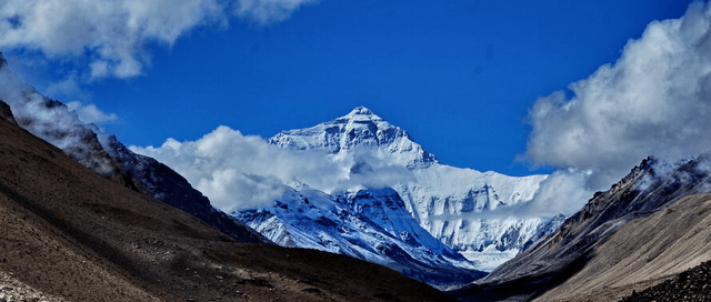 珠穆朗玛峰一半在中国,一半在尼泊尔,为何属于中国?