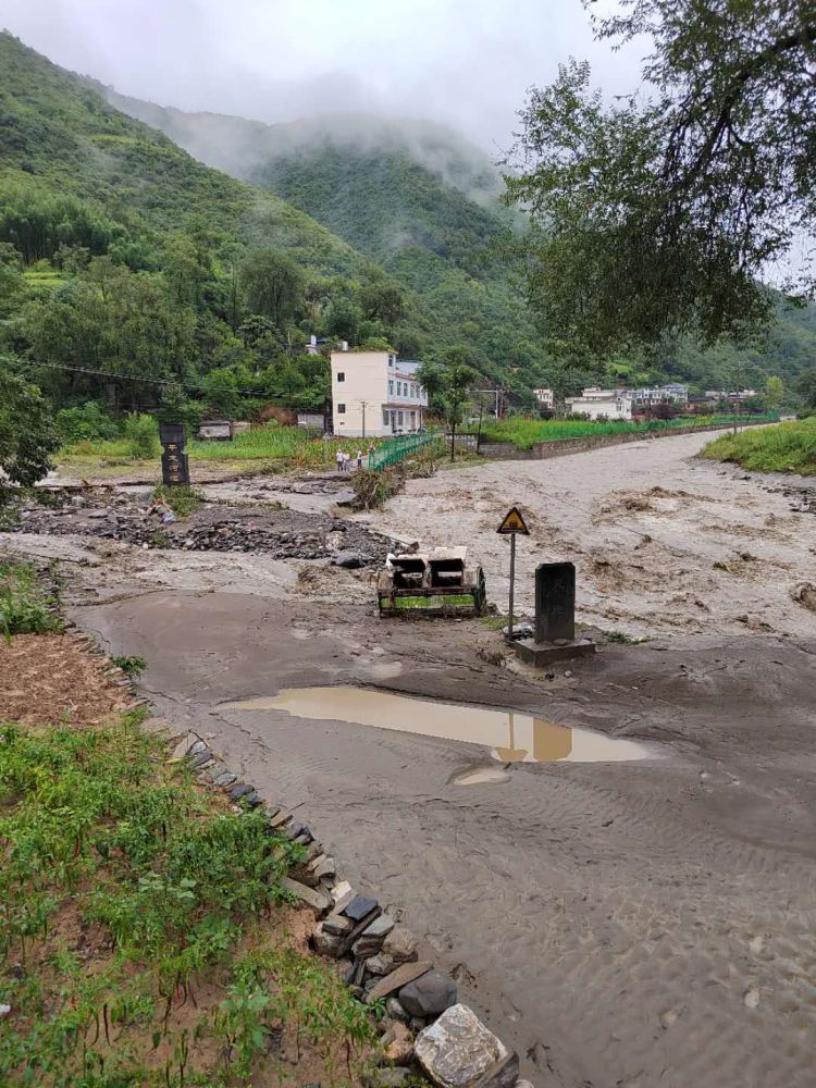 旬阳县吕河镇:全镇转移群众157户563人 迅速开展暴雨后生产自救