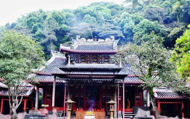 广东私藏了一座灵光寺:梅州五指峰上,仅有如此绝美寺庙!