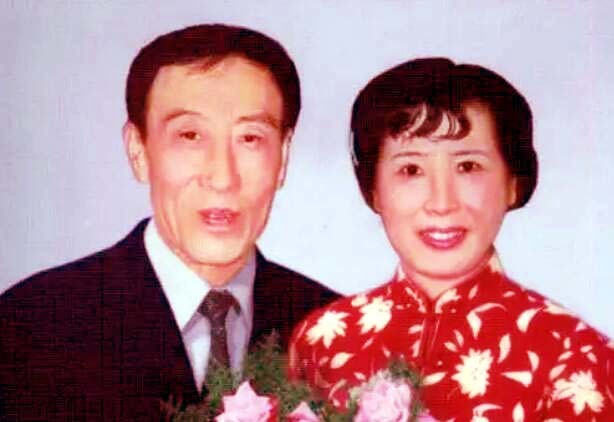 著名演员梁音:丧偶陷入悲痛,77岁时女儿撮合他与影迷再婚