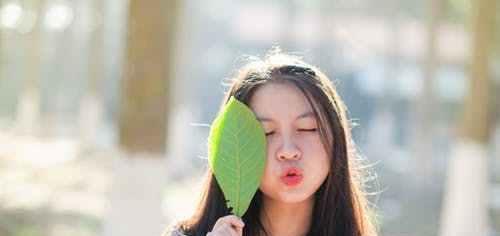 骨子里不安分的女人,往往都是"来者不拒"