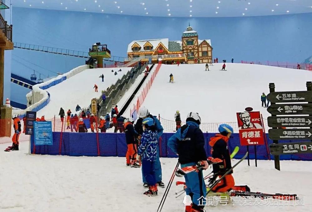 广州一家室内滑雪场,其规模为华南最大,是南方人的福音
