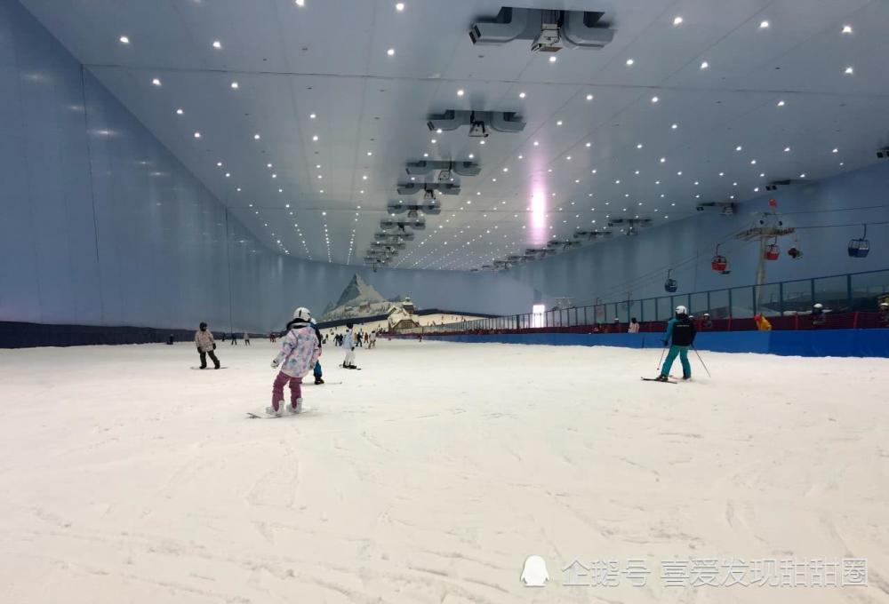 广州一家室内滑雪场,其规模为华南最大,是南方人的福音
