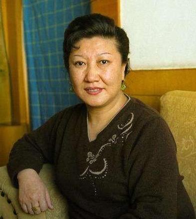 随后张艳茹得到了返城的名额,带着孩子和何庆魁到城里生活.