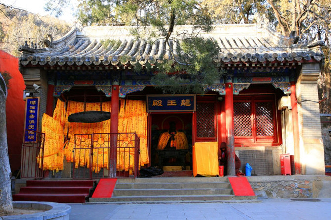 北京"备受争议"的寺院,已有1700多年的历史,距市中心约30公里