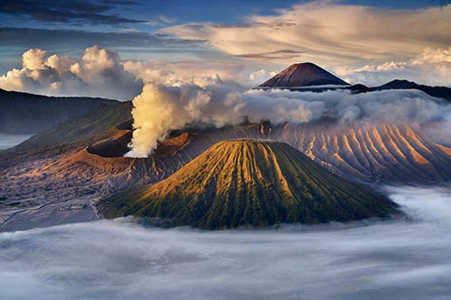 垃圾问题日益严重,为什么不把垃圾倒进火山?这个计划可行吗?
