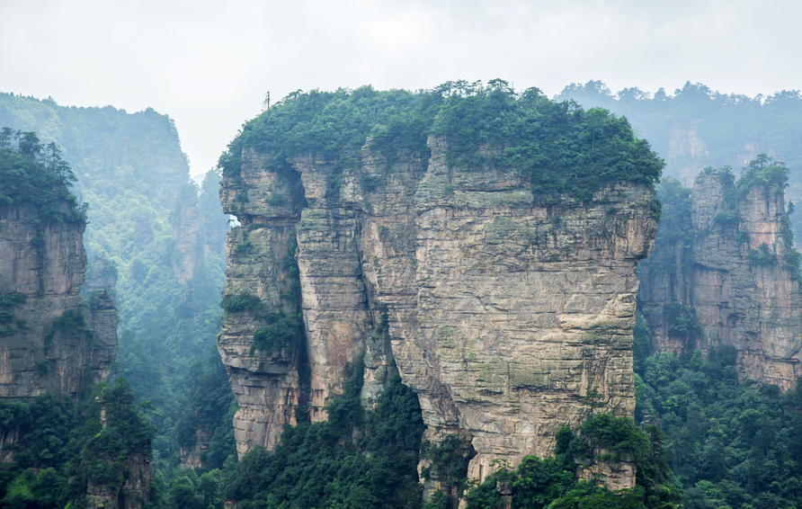 影片《阿凡达》中哈利路亚山的采景地,你能在这儿探索电影中山川飘浮