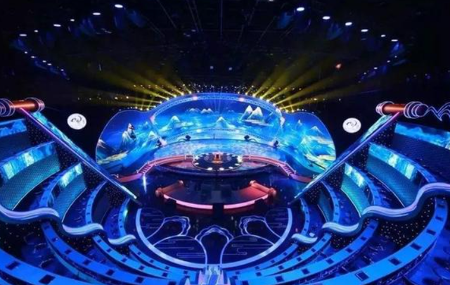 《中国诗词大会》:龙洋这样开场自我介绍,又致敬了董卿