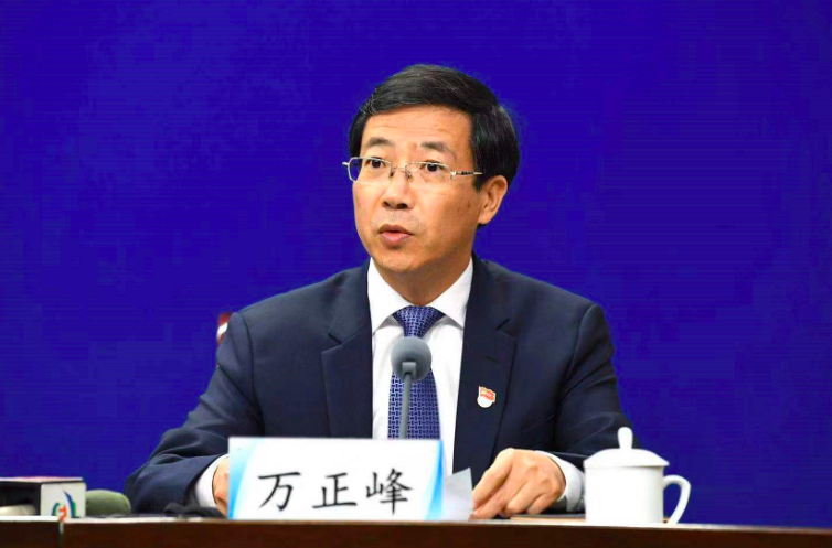 万正峰当选为濮阳市人民政府市长