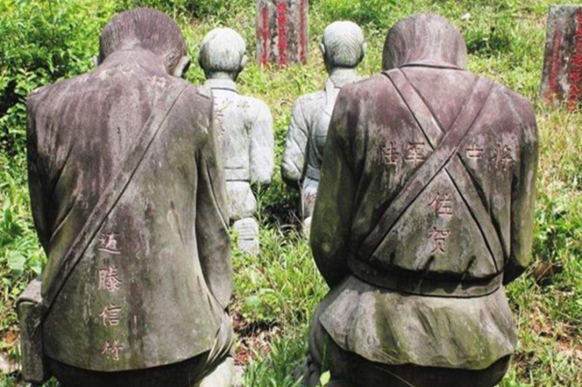 在我国腾冲地区,有一个国殇烈士墓园,里面有4个日军跪像.