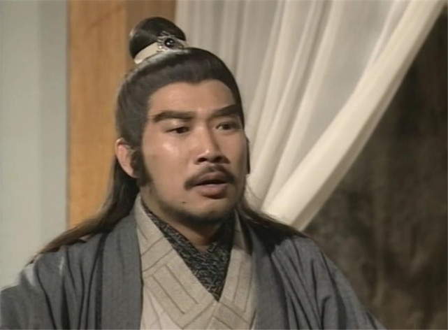 而这一版的钟万仇由黄文标(亦写作黄文彪)扮演.