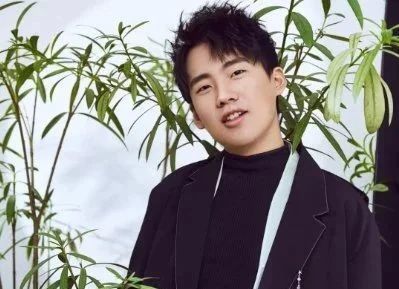 "郭麒麟"只是个艺名!真实名字曝光,网友说不改可能早火了,你怎么看?