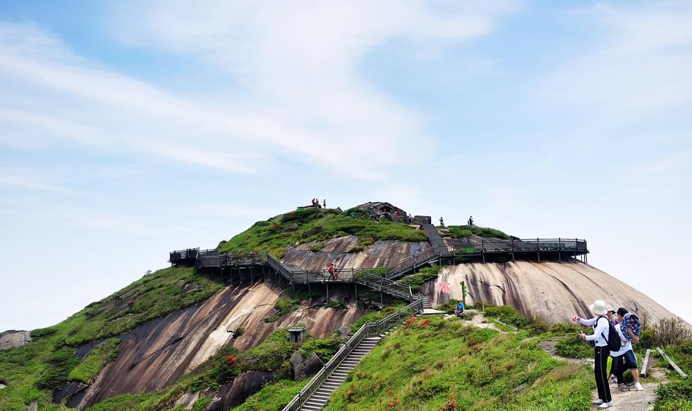 闽中游记春季雾中攀登八闽第一峰建宁金铙山最高峰白石顶