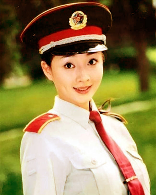 2003年临近毕业时,班上排演毕业大戏《我在天堂等你,殷桃扮演女主角