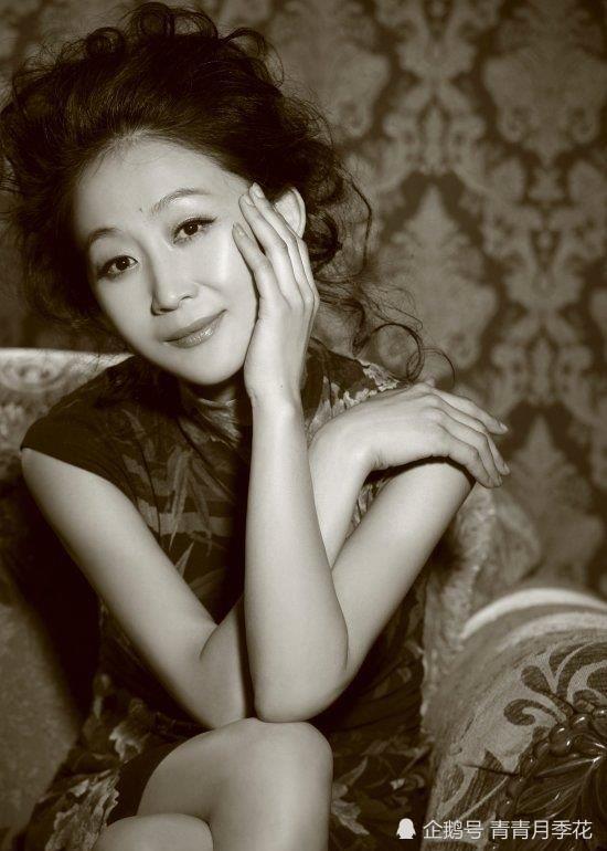 国家一级演员,与亲哥约定一生不婚,今56岁无儿无女没恋爱经验!