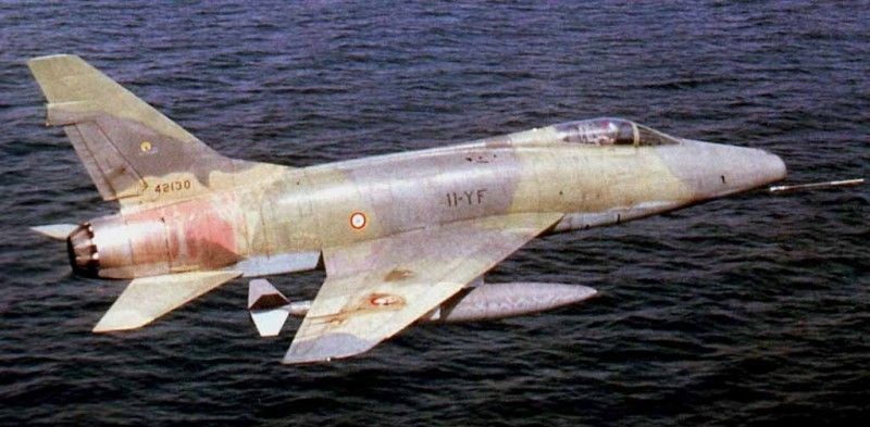 f-100 super sabre超级佩刀系列喷气式轰炸机图片集