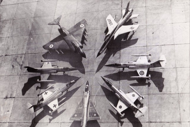 f-105雷公系列单座单发后掠翼喷气式超音速战斗轰炸机图片集|雷公