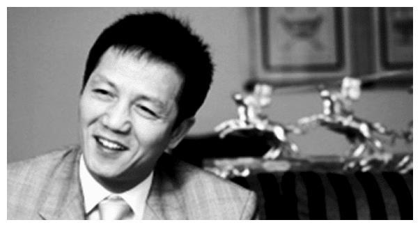 上海首富周正毅:入狱嫌热给整个监狱装空调,二次服刑稳赚30亿