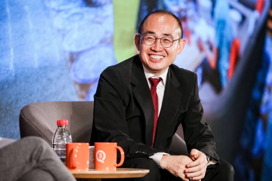 潘石屹的妻子张欣早就已经以投资之便为借口 加入了美国国籍