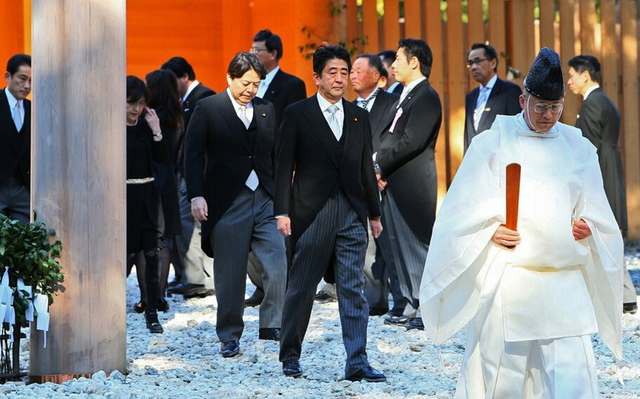 此外,日本前任首相安倍晋三于15日在靖国神社进行祭拜活动.