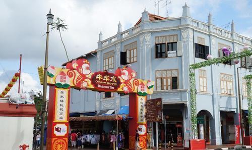 为什么港澳台坚持用繁体字,新加坡和马来西亚反而用简体字?