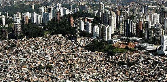 印度最繁华的城市孟买,放在中国能到几线?网友:差距不