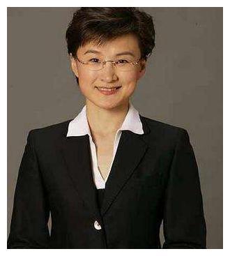 从央视名嘴到被骂滚出主持界言语惹祸的董倩到底有何苦楚