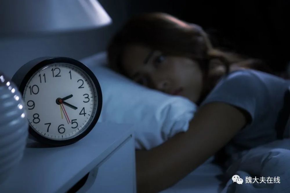 长期熬夜睡眠不足的8项健康危害