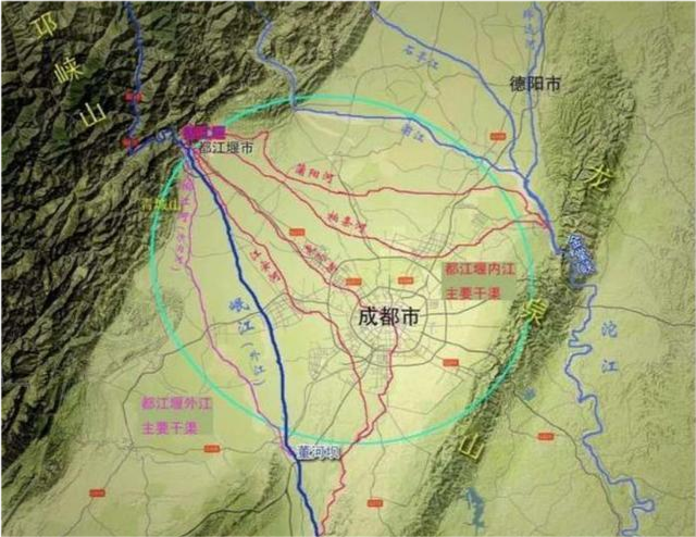 如果从整个四川盆地的地形图上看,成都平原与渝西平原分别处在盆地的