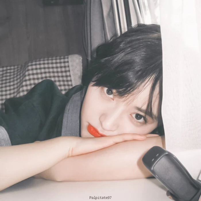 日系女孩沈月头像世间美好是善意的温柔和及时赶到的你