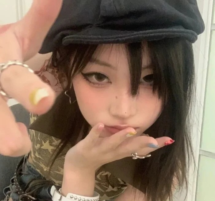 y2k 千禧风格女头 我与神明画押 神明问我难道单押也算押_腾讯新闻