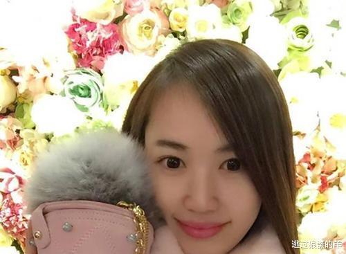 马蓉35岁生日晒自拍照,美丽动人讨人喜欢,与王宝强现状对比
