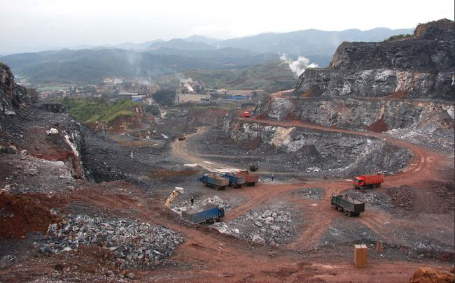 中国占比高达57.6%,拥有钨矿石190吨,位居世界第一