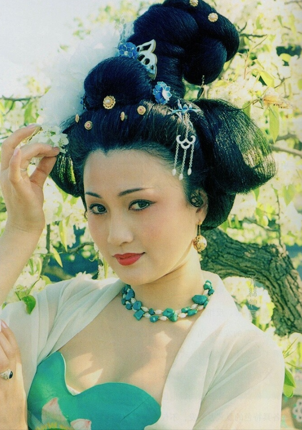 林芳兵凭借着杨贵妃一角大放异彩,不仅改变了人们心中对于她形象的