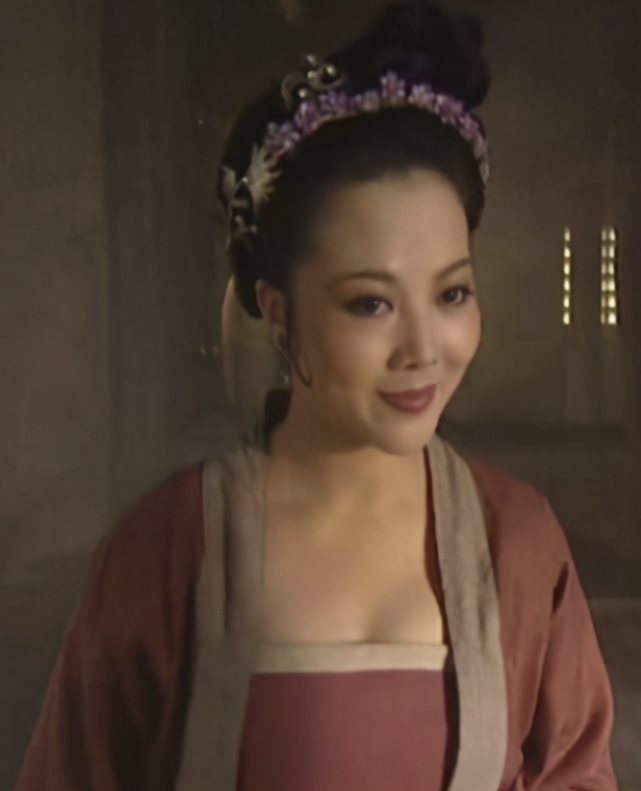 作品遭停播,两段婚姻皆失败"孙二娘"梁丽命途为啥这么坎坷?