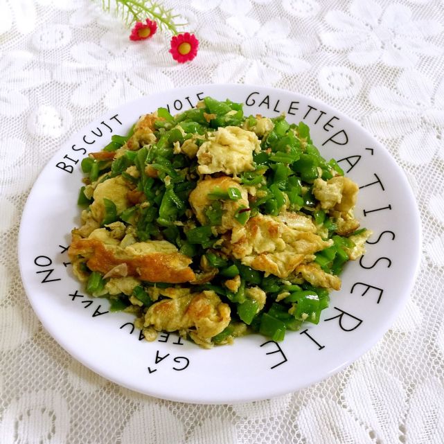 青椒炒鸡蛋,家常美食,童年的味道