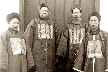 1890年晚清时期的人们,官老爷,贫困的百姓.