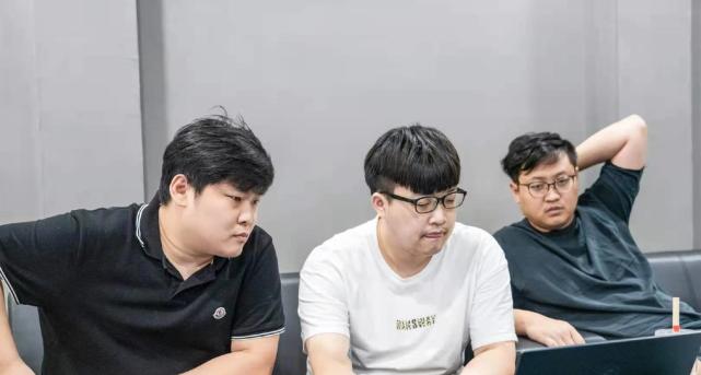 estarpro老板何猷君和qghappy运营互骂,格局小了提到estarpro的老板
